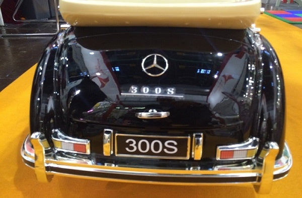 Licensed Mercedes-Benz 300S Classic 12V Kids Electric Car - Vintage Convertible with FM Radio